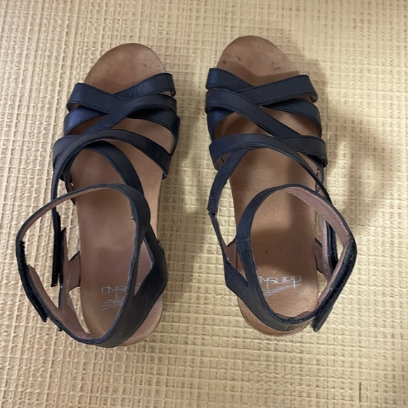 Dansko sandals.  Like new. Size 37. - Picture 2 of 5